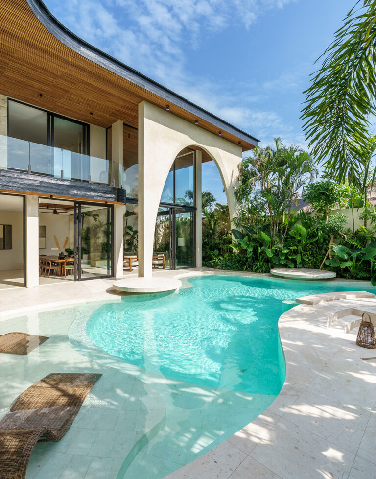 The-ARCH-Outdoor-Caraousel_05