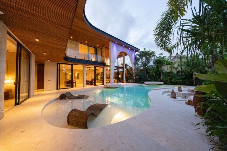 Luxury villa with private pool in Bali
